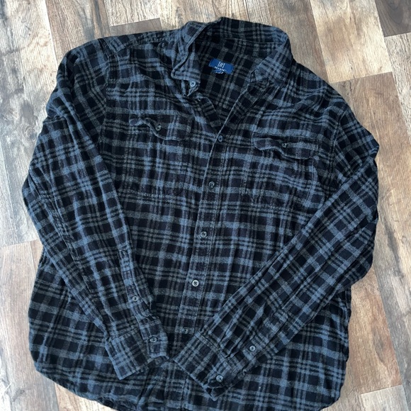 Black and Gray Checkered Flannel - Picture 1 of 3